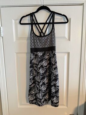 Lola Black and White Patterned Activewear Dress Size X-Small